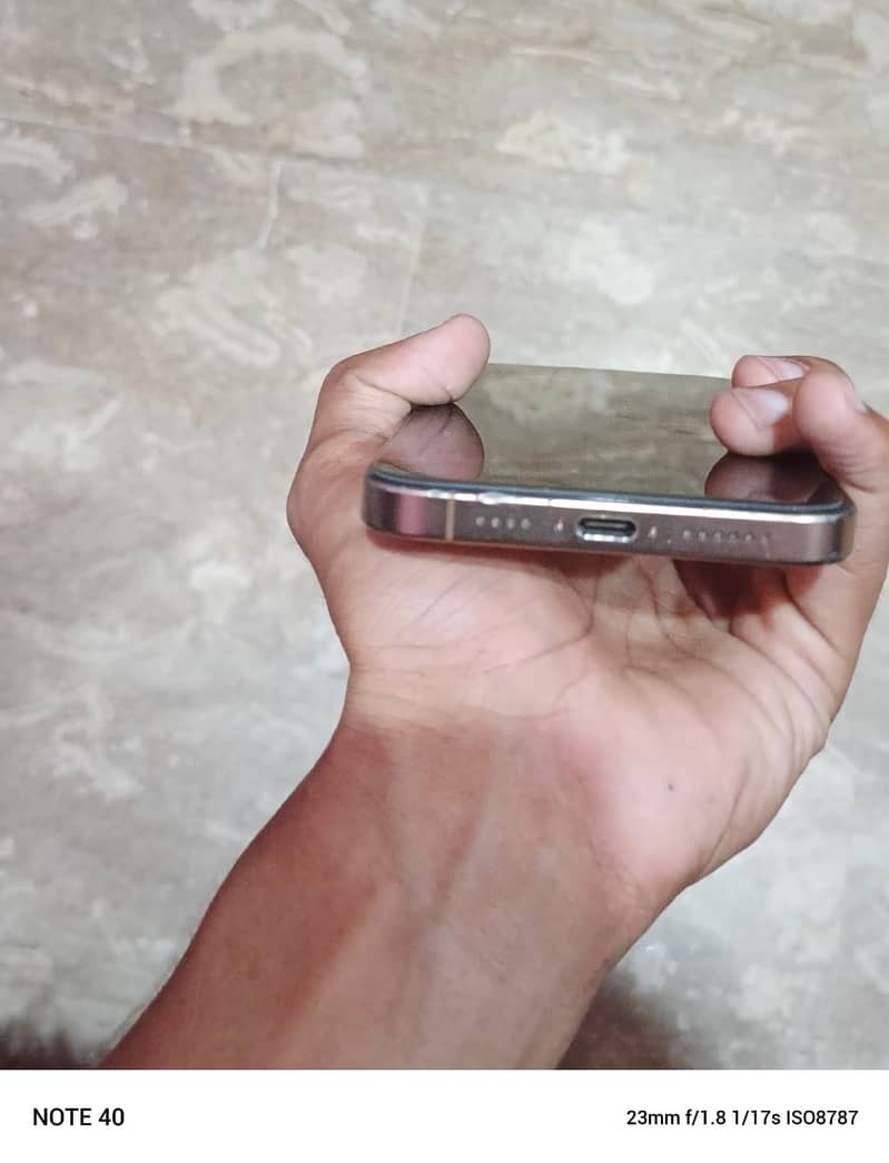 Apple iPhone 16 Pro Max 3