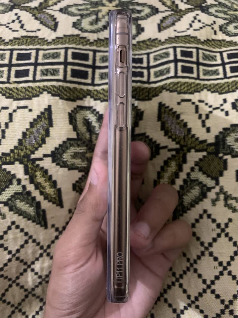Apple iPhone 11 Pro 3
