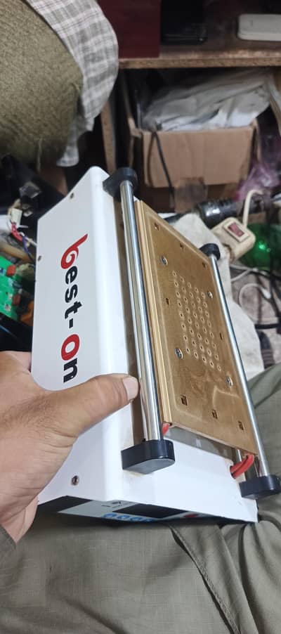 spreator screen saff new only 1month use