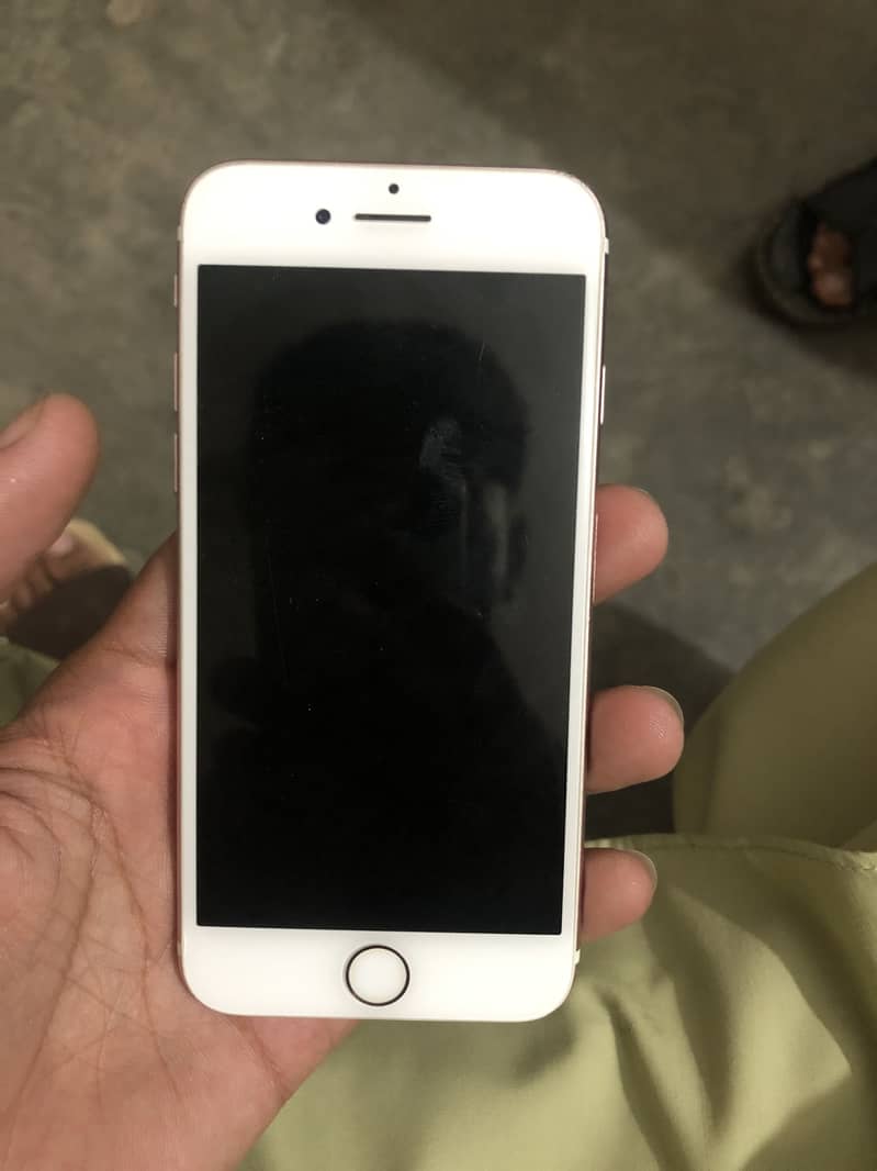 Apple iPhone 7 2