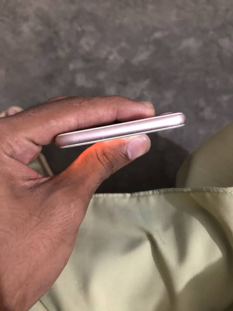 Apple iPhone 7 5