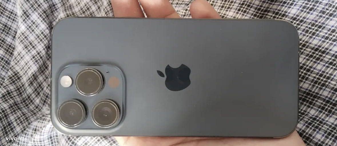 Apple iPhone 15 Pro 3