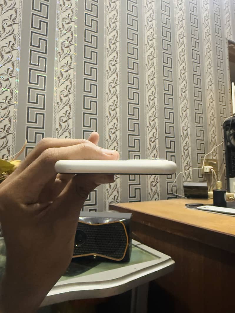 Apple iPhone 11 6