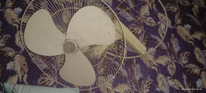 Parwaz bracket fan. Pankha diwar wala. original condition in touched.