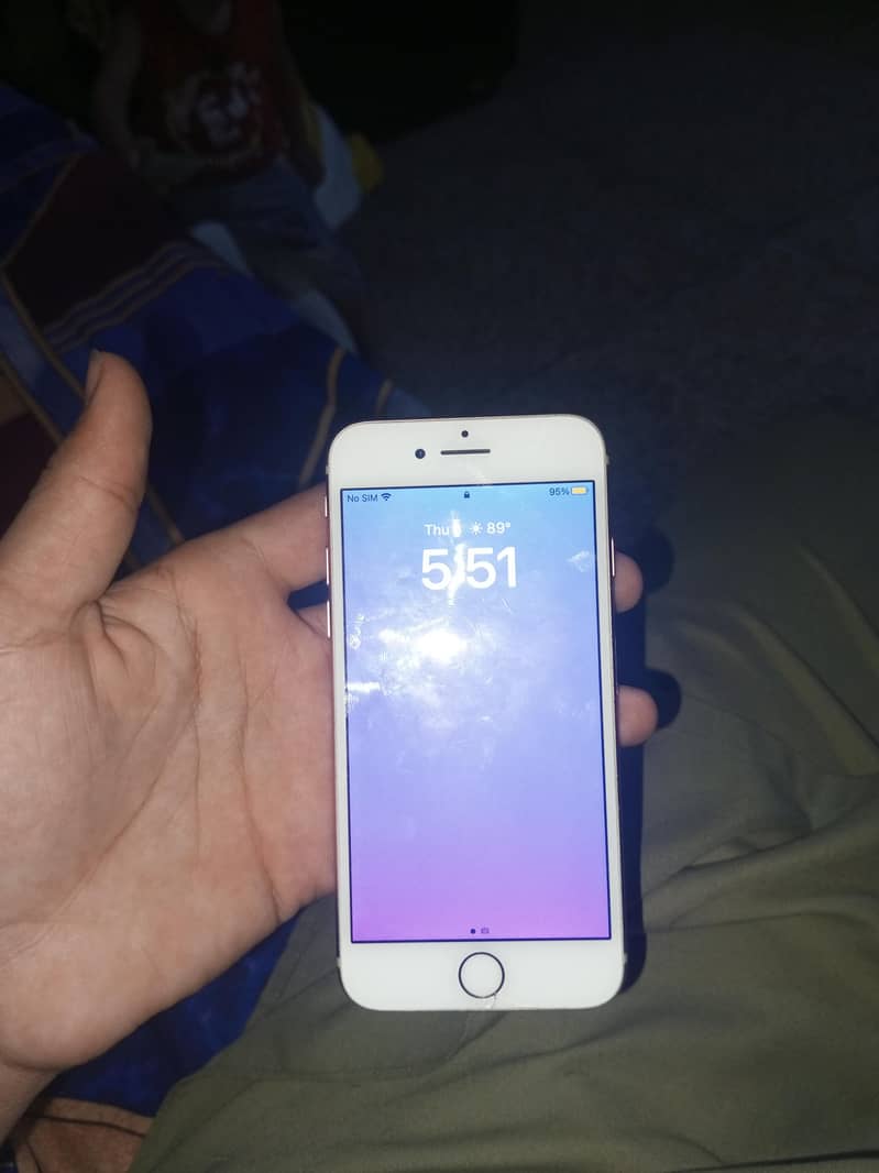 Apple iPhone 8 1