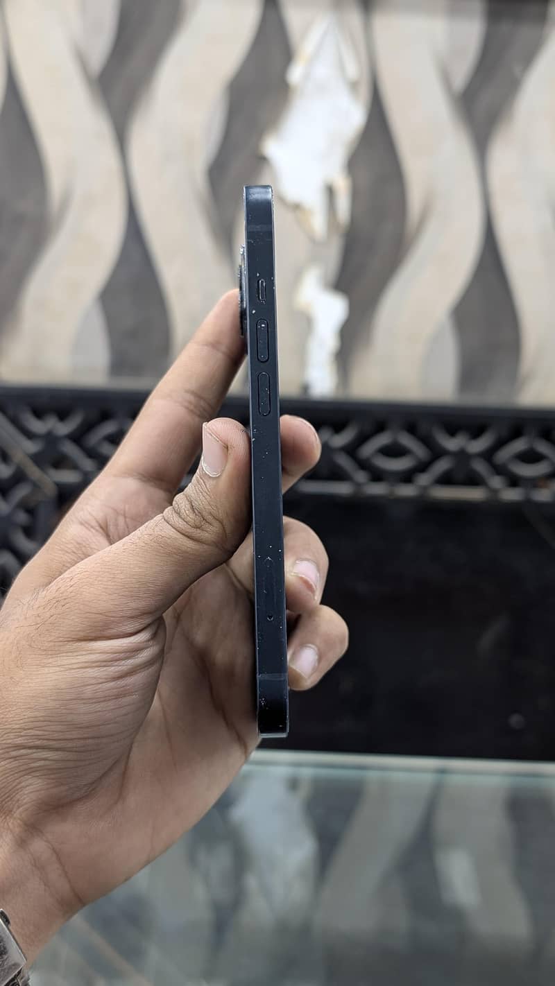 Apple iPhone 13 3