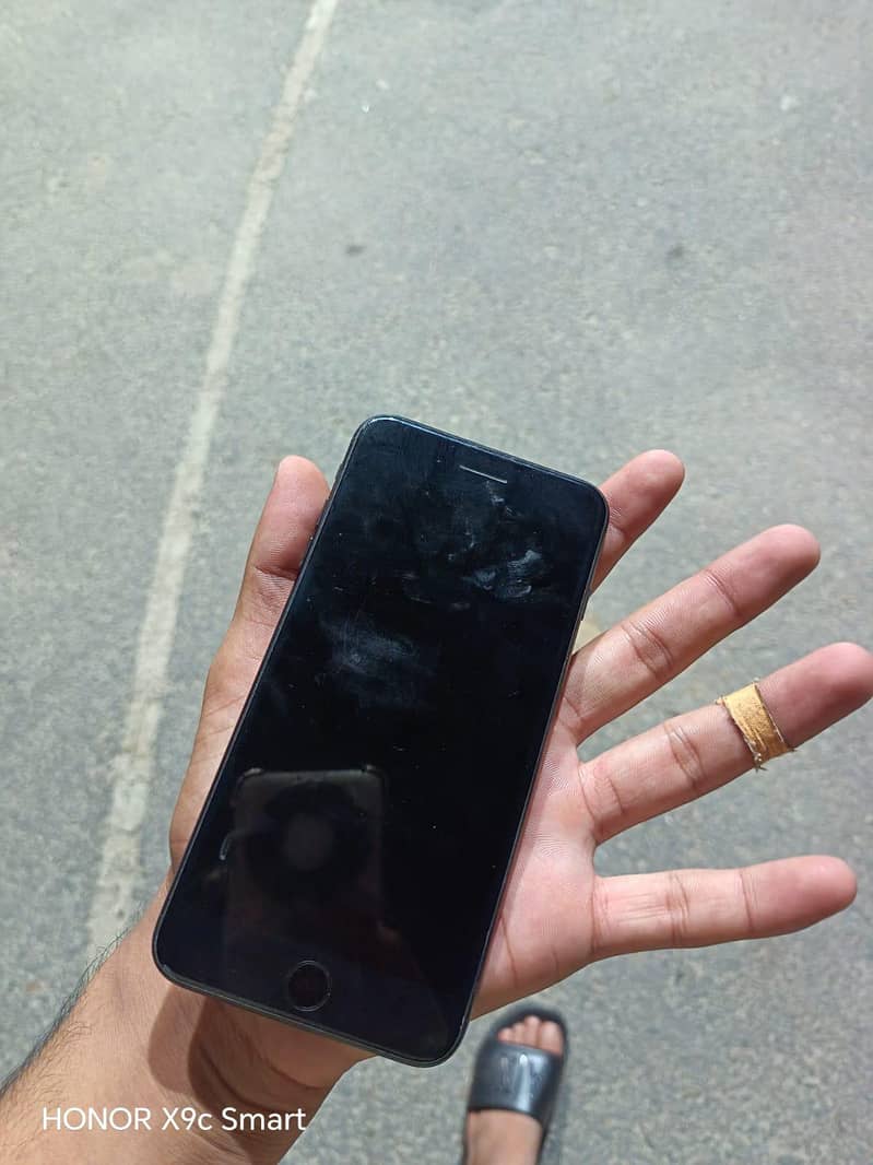 Apple iPhone 7 Plus 1