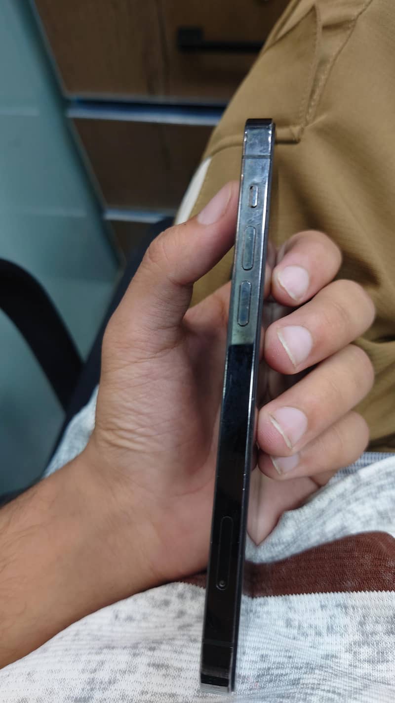 Apple iPhone 12 Pro 6