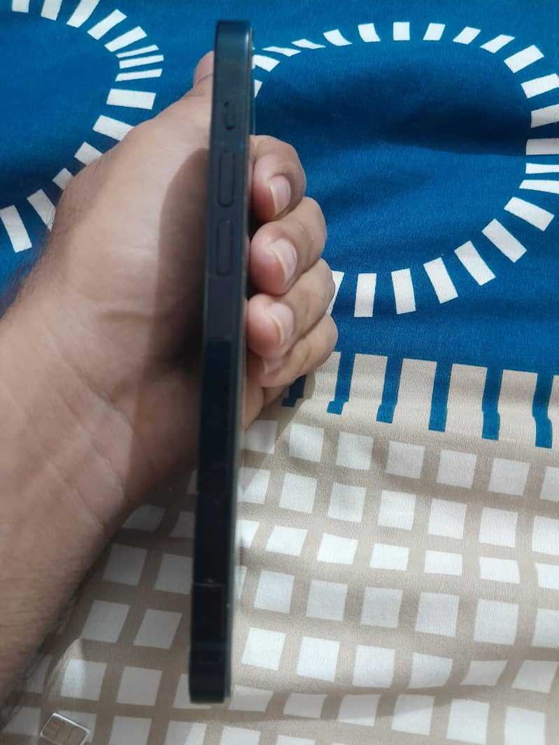 Apple iPhone 12 5