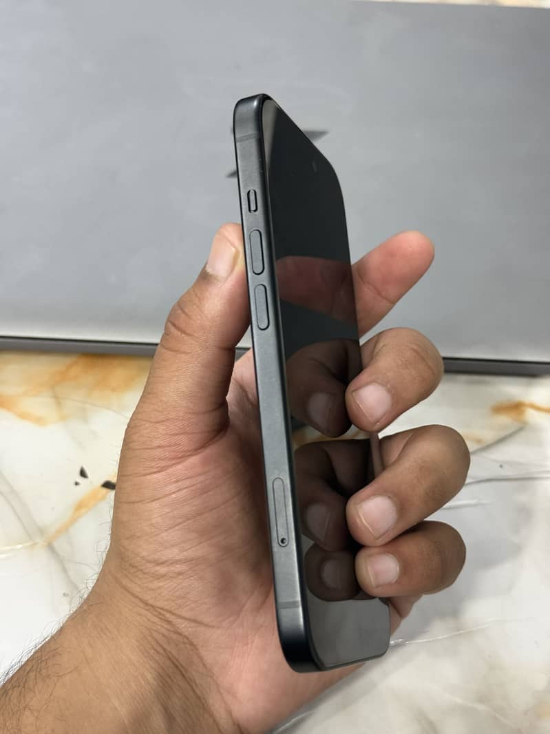 Apple iPhone 15 3