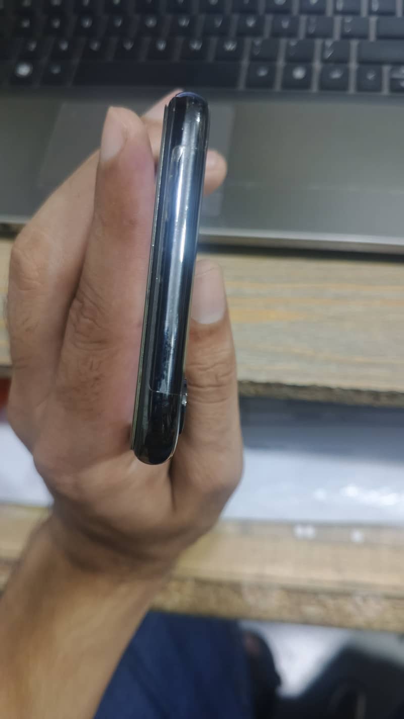 Apple iPhone X 3