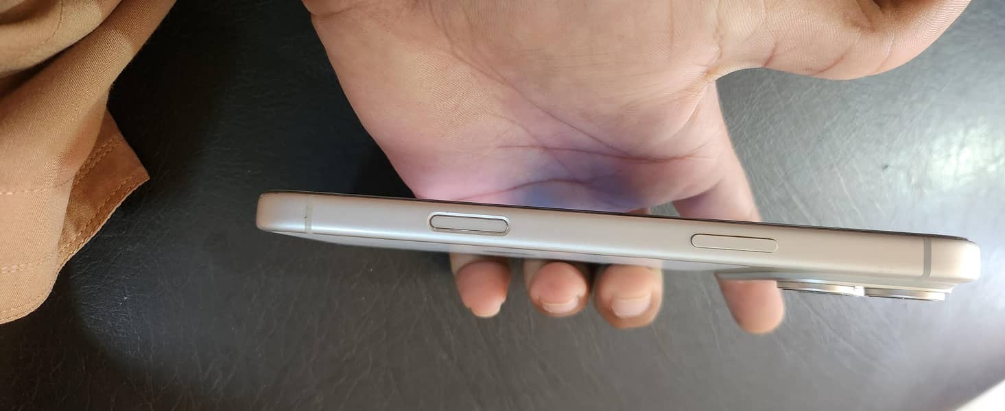 Apple iPhone 17 Pro Max 6