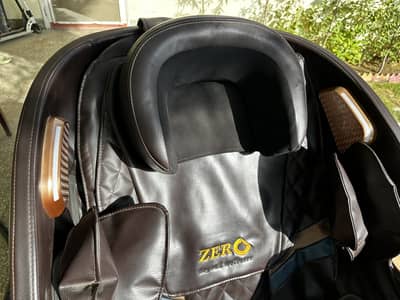 Zero Healthcare USupreme Body Massage Chair / Recliner