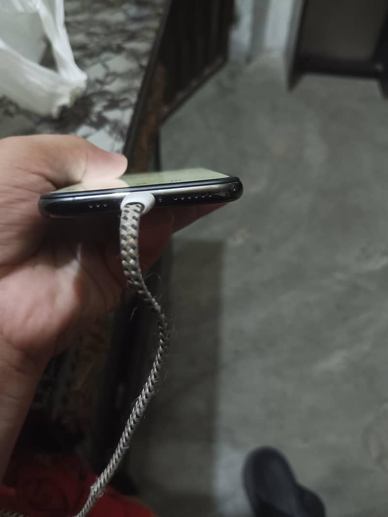 Apple iPhone X 3