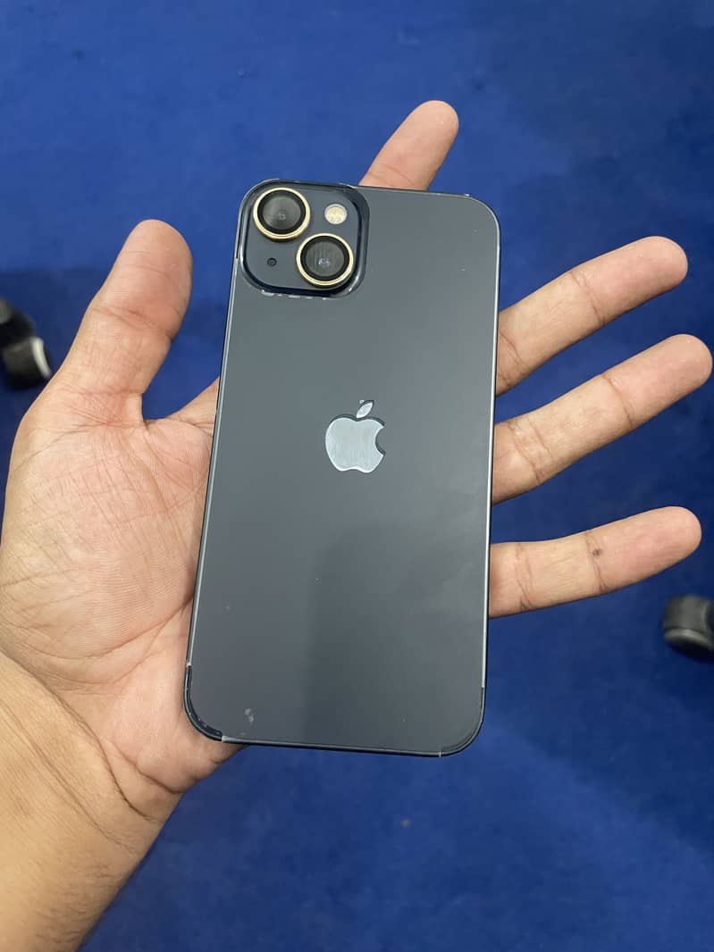 Apple iPhone 13 0