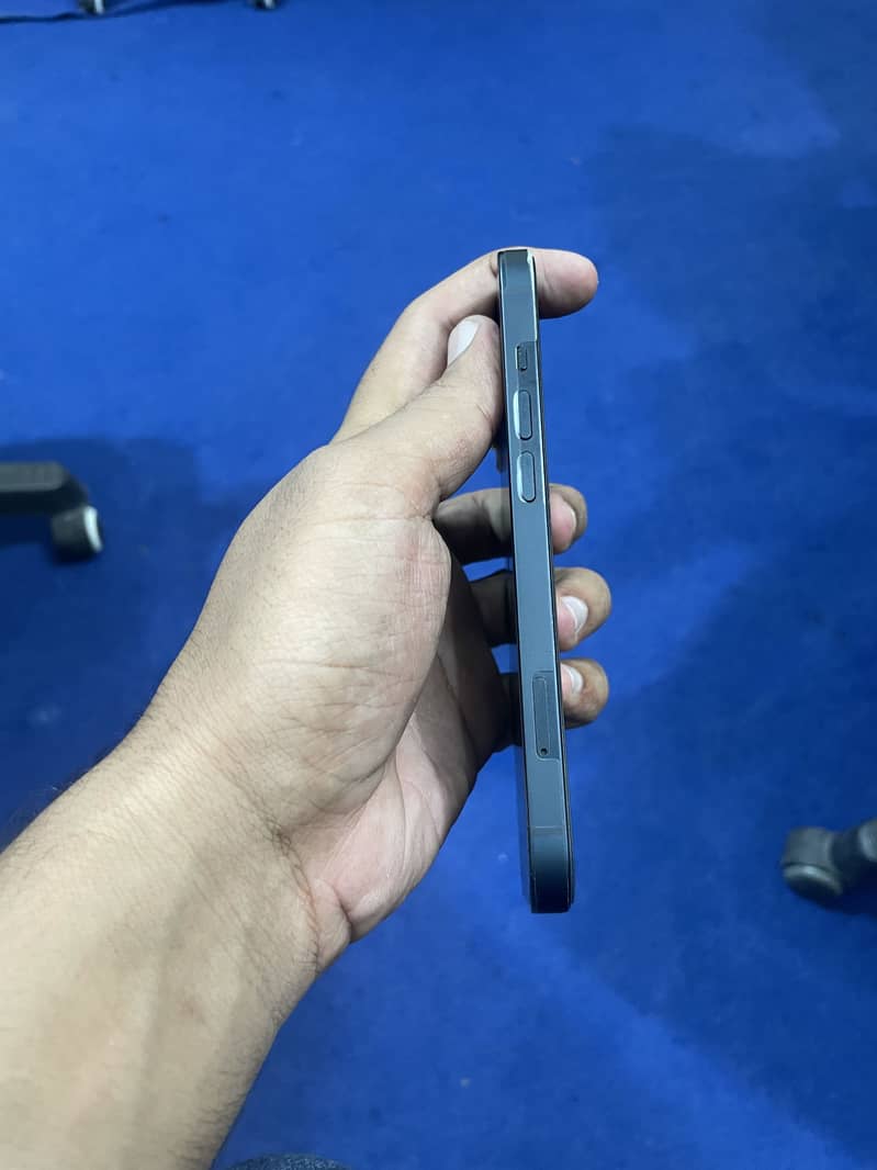 Apple iPhone 13 3