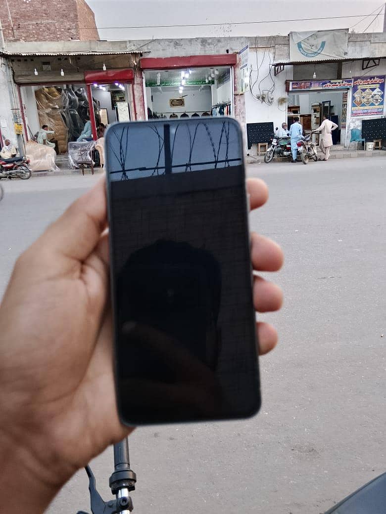 Google Pixel 8 1