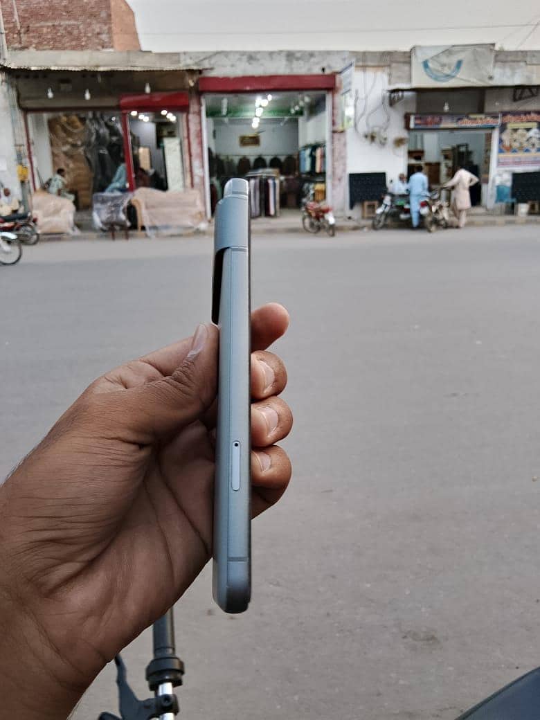 Google Pixel 8 2