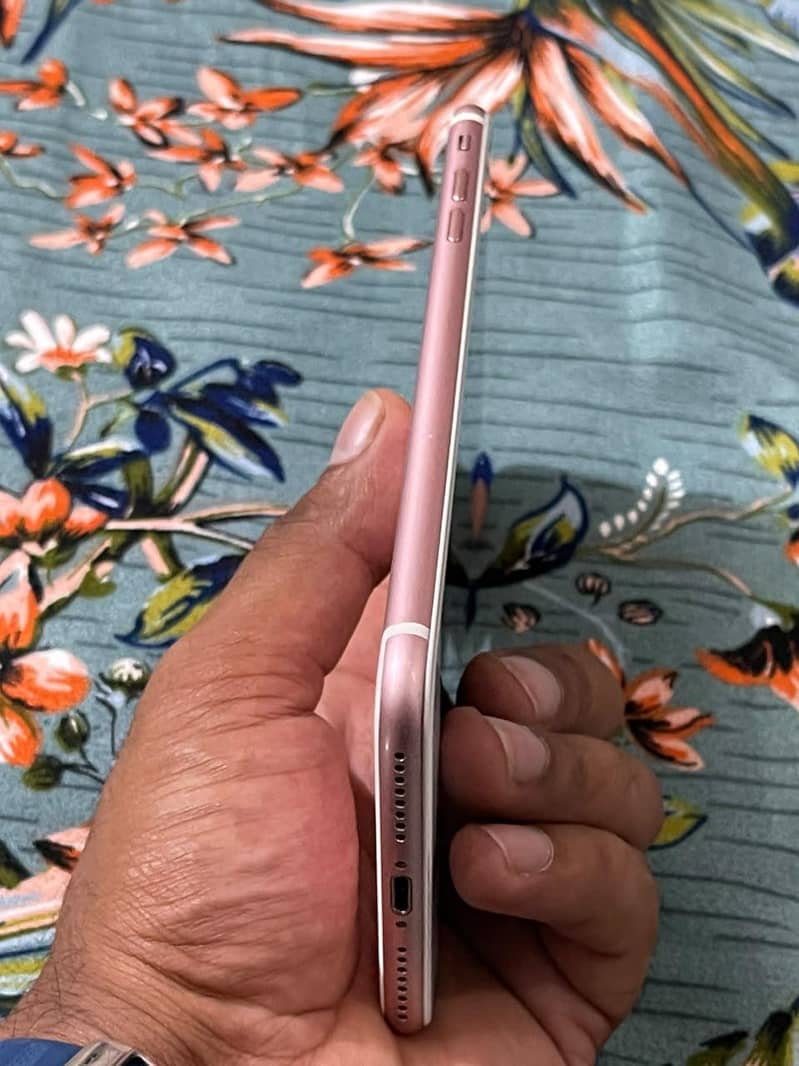 Apple iPhone 7 Plus 1