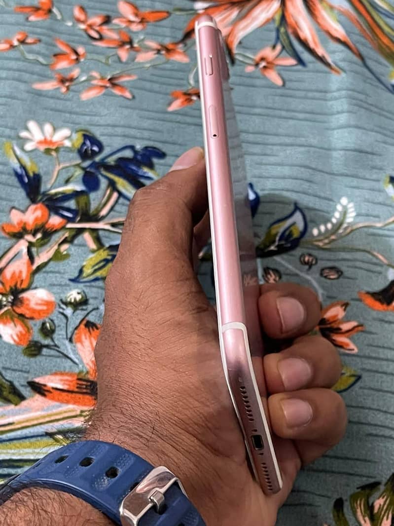 Apple iPhone 7 Plus 3
