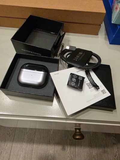 Samsung buds pro 3,original ,complete box