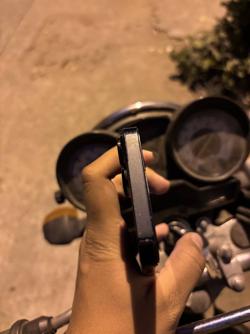 Apple iPhone 14 1