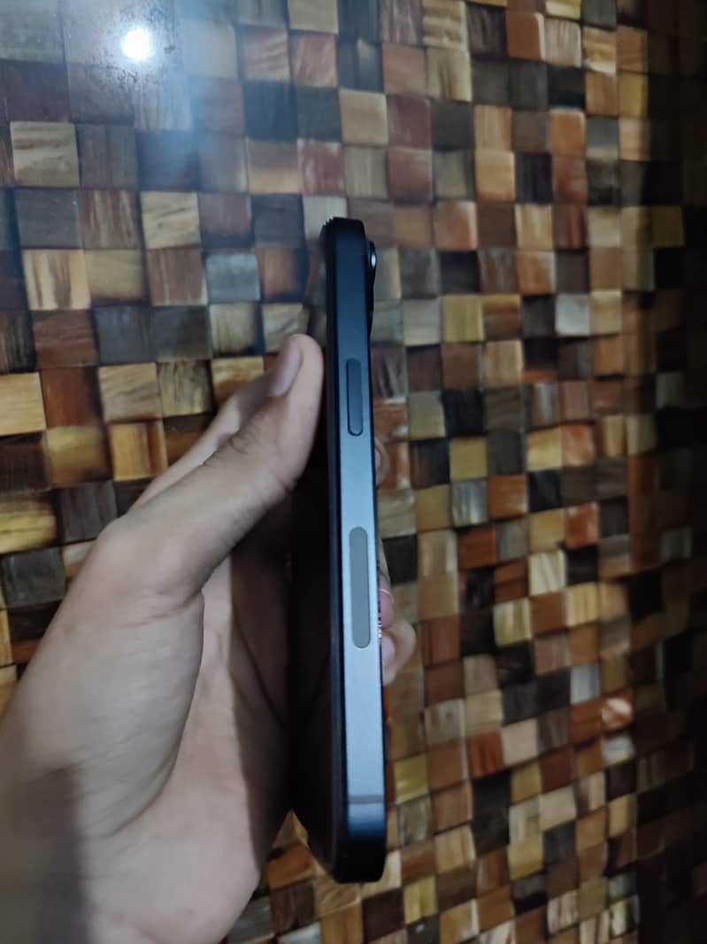 Apple iPhone 14 3