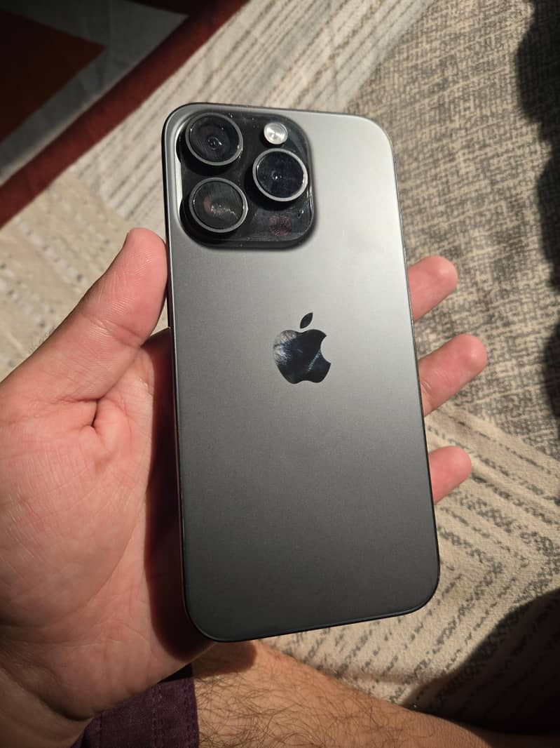 Apple iPhone 15 Pro 0