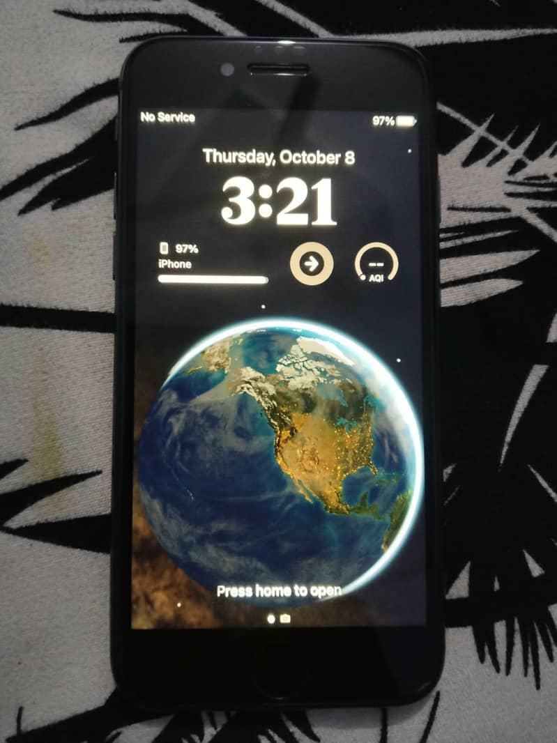 Apple iPhone 8 1