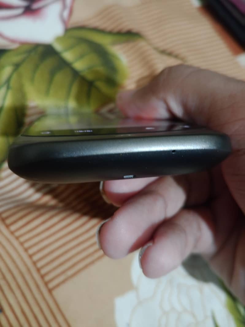 HTC Wildfire 4