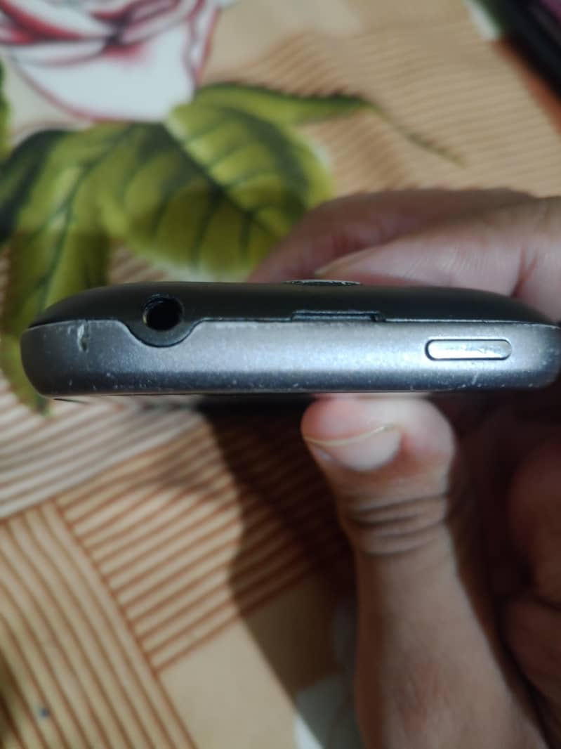 HTC Wildfire 5