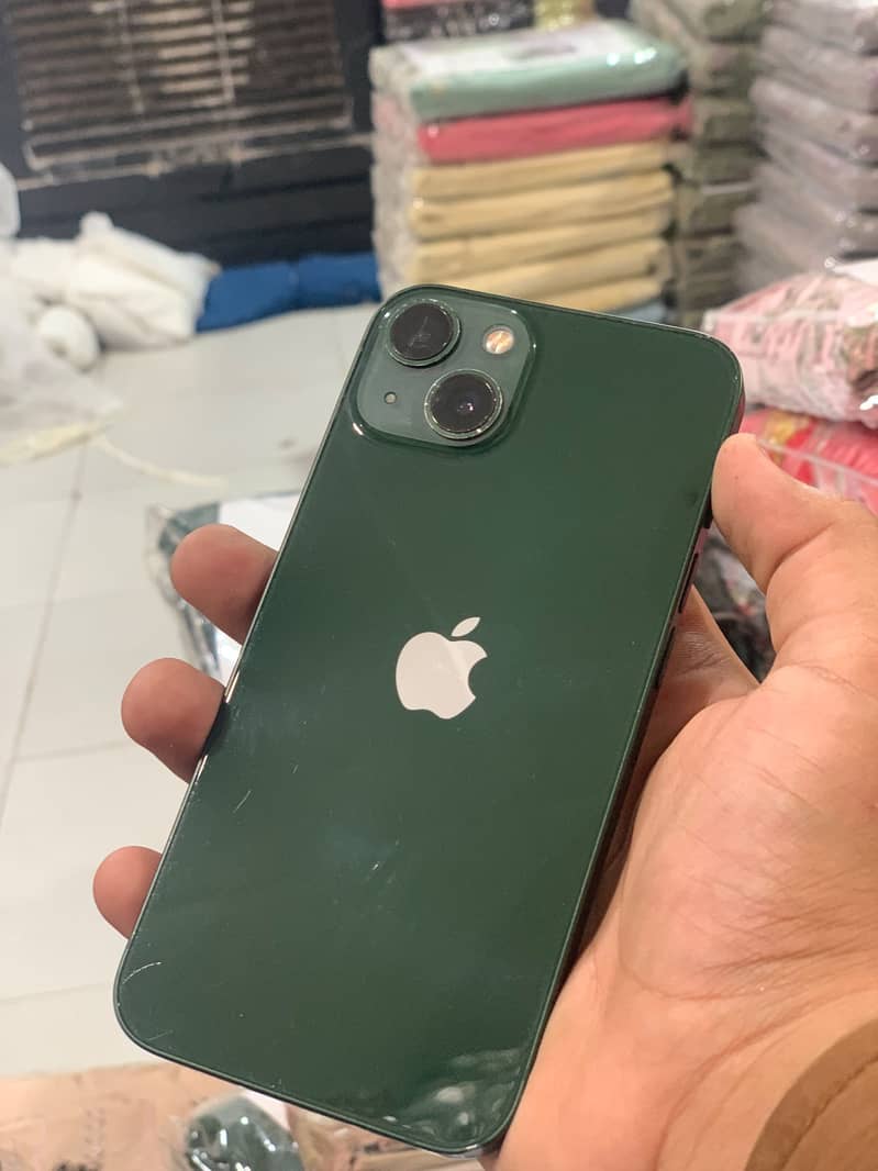 Apple iPhone 13 0