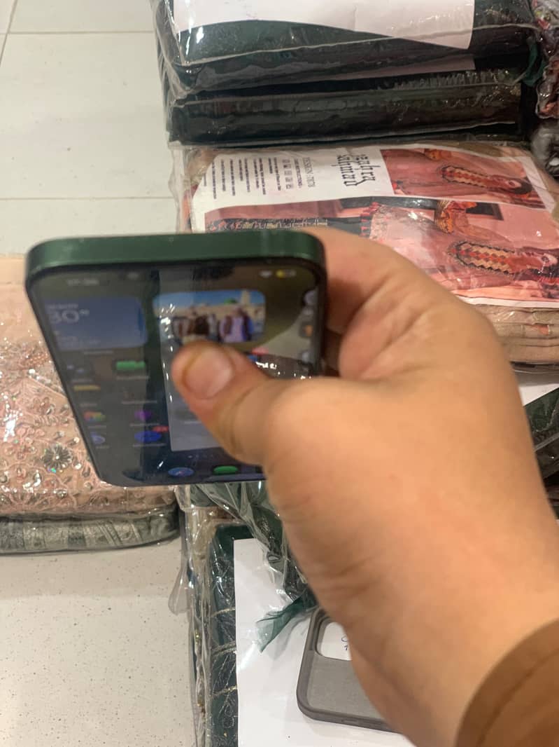 Apple iPhone 13 3