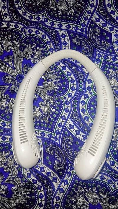 Portable Neck Fan Rechargeable Brand New
