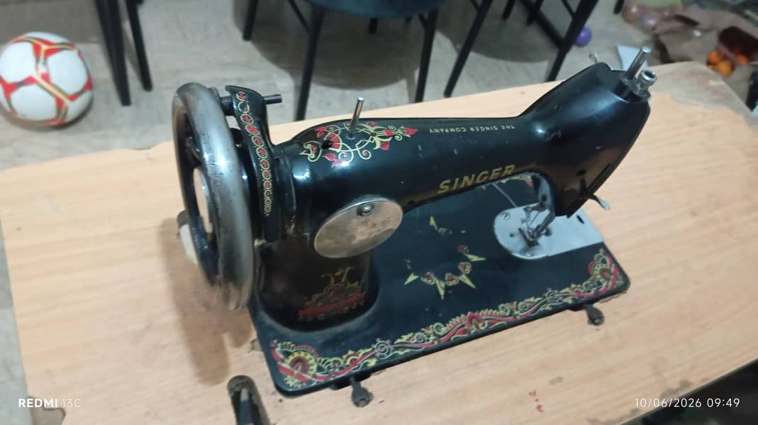 singer sewing machine and original singer pandel stand - Other ...