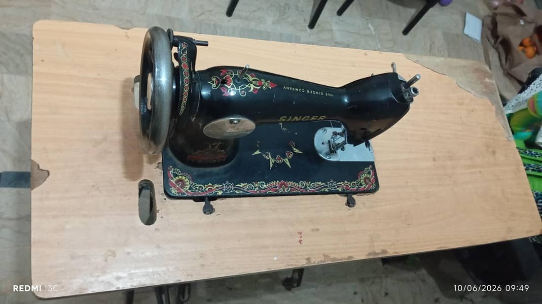 singer sewing machine and original singer pandel stand - Other ...
