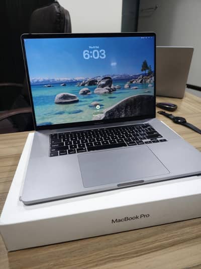 macbook pro 2.3Ghz 8-core Intel core i9, 16gb ram, ITB hard, Intel UHD