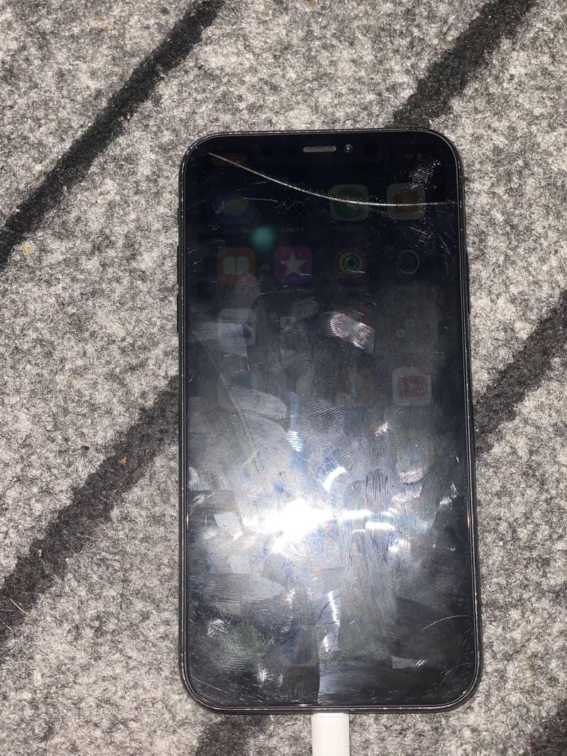 Apple iPhone XR 0