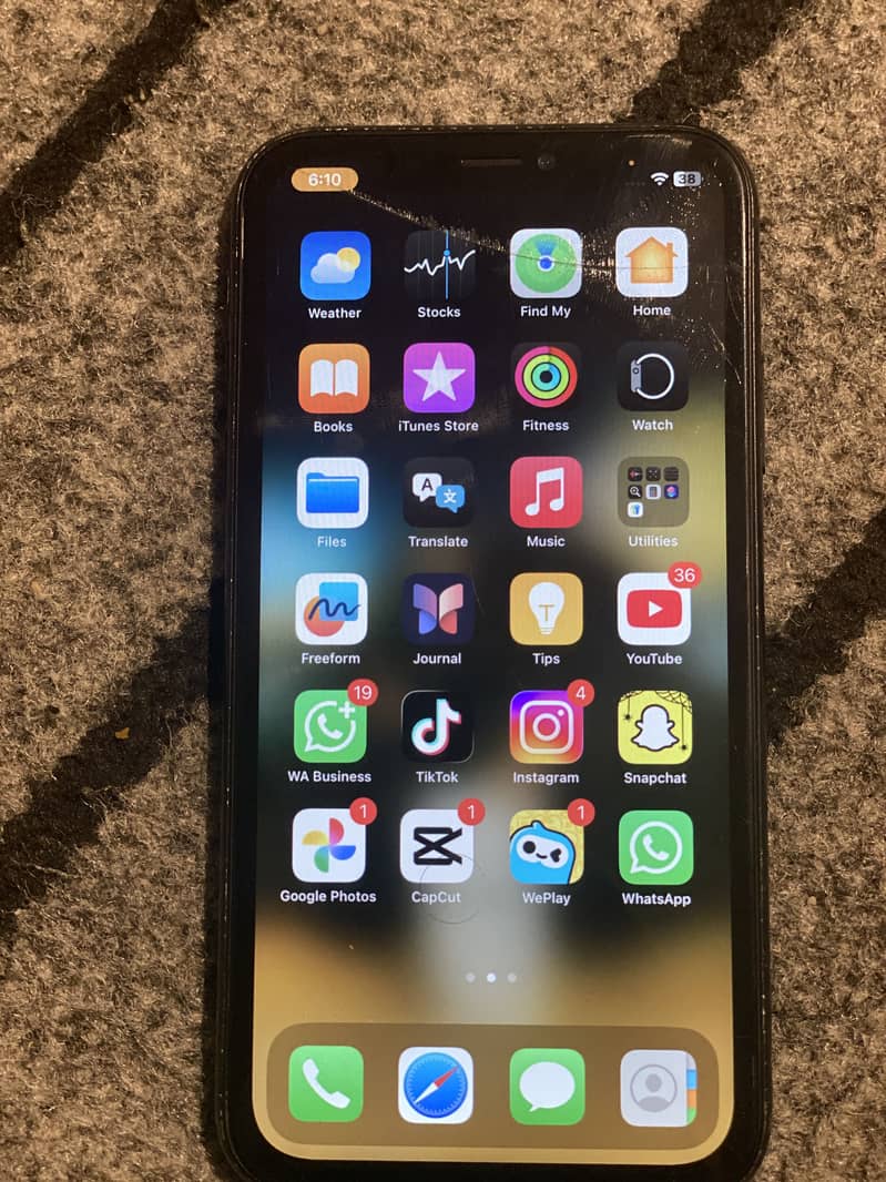 Apple iPhone XR 4