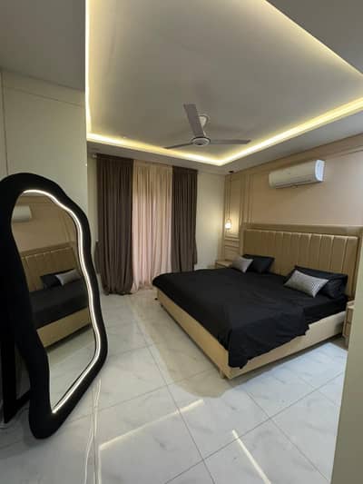 Furnished 1 bedroom apartment Bahria town Lahore per day rent