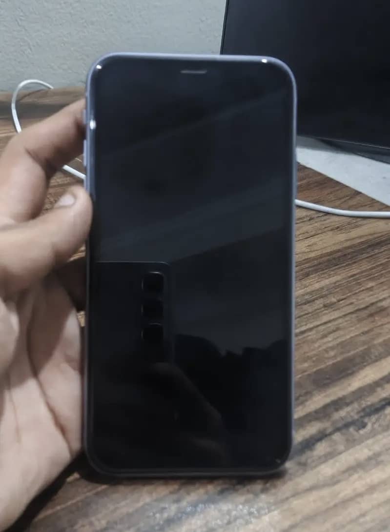 Apple iPhone 11 4