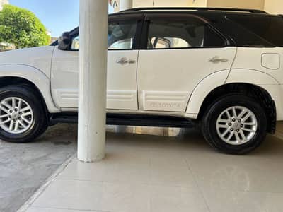 Toyota Fortuner 2015