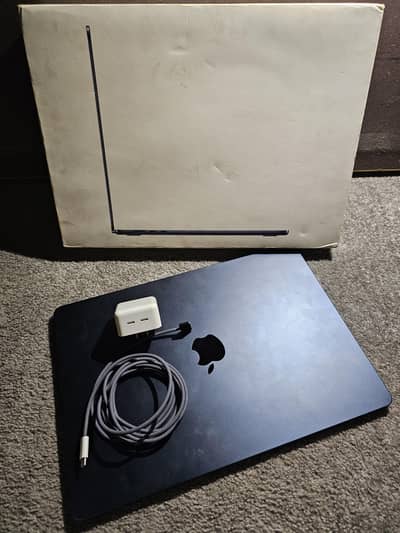 Macbook m3 air 15 inch 100% health 10/10 full box