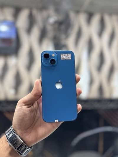 Apple iPhone 13