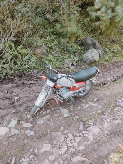 honda 125 red clour neait and clain cal 03169018206