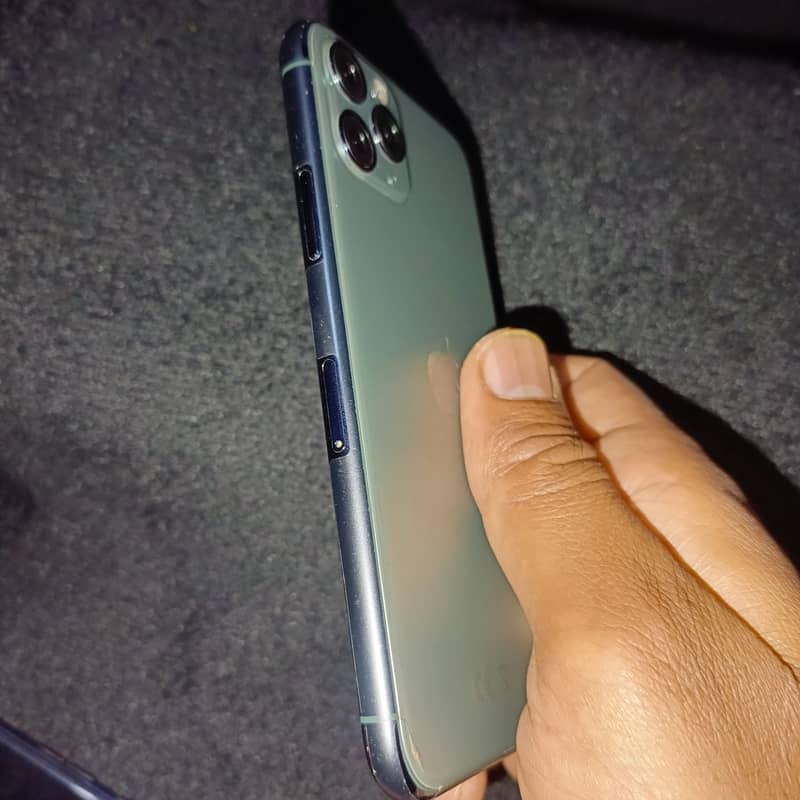 Apple iPhone 11 Pro 3