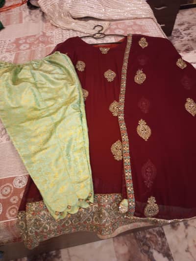 New and vintage clothes for women (worn only once)