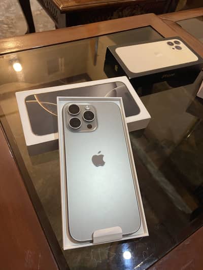 Apple iPhone 16 Pro Max jv