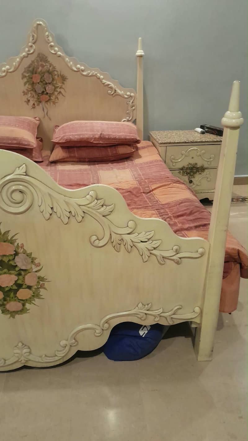 Complete bed set available 0