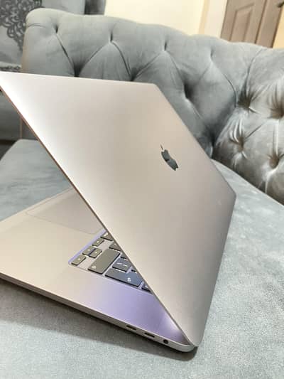 MAC BOOK PRO 2019 TOUCH BAR